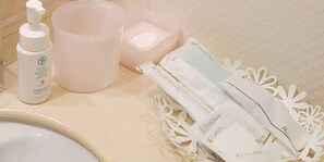 Double Room | Bathroom