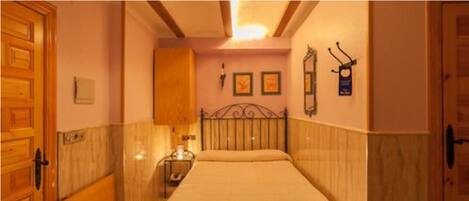 Studio Romantique, baignoire à jets | Bureau, Wi-Fi gratuit