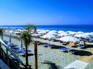 Sable blanc, navette pour la plage