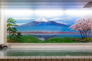 A mural of Mount Fuji with a lake and cherry blossoms. - New Tomakomai Prince Hotel Nagomi (Tomakomai)