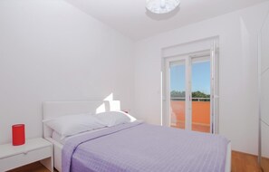 4 bedrooms, free WiFi, bed sheets