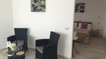 Phòng Suite dành cho gia đình, ban công, quang cảnh hồ | Khu phòng khách