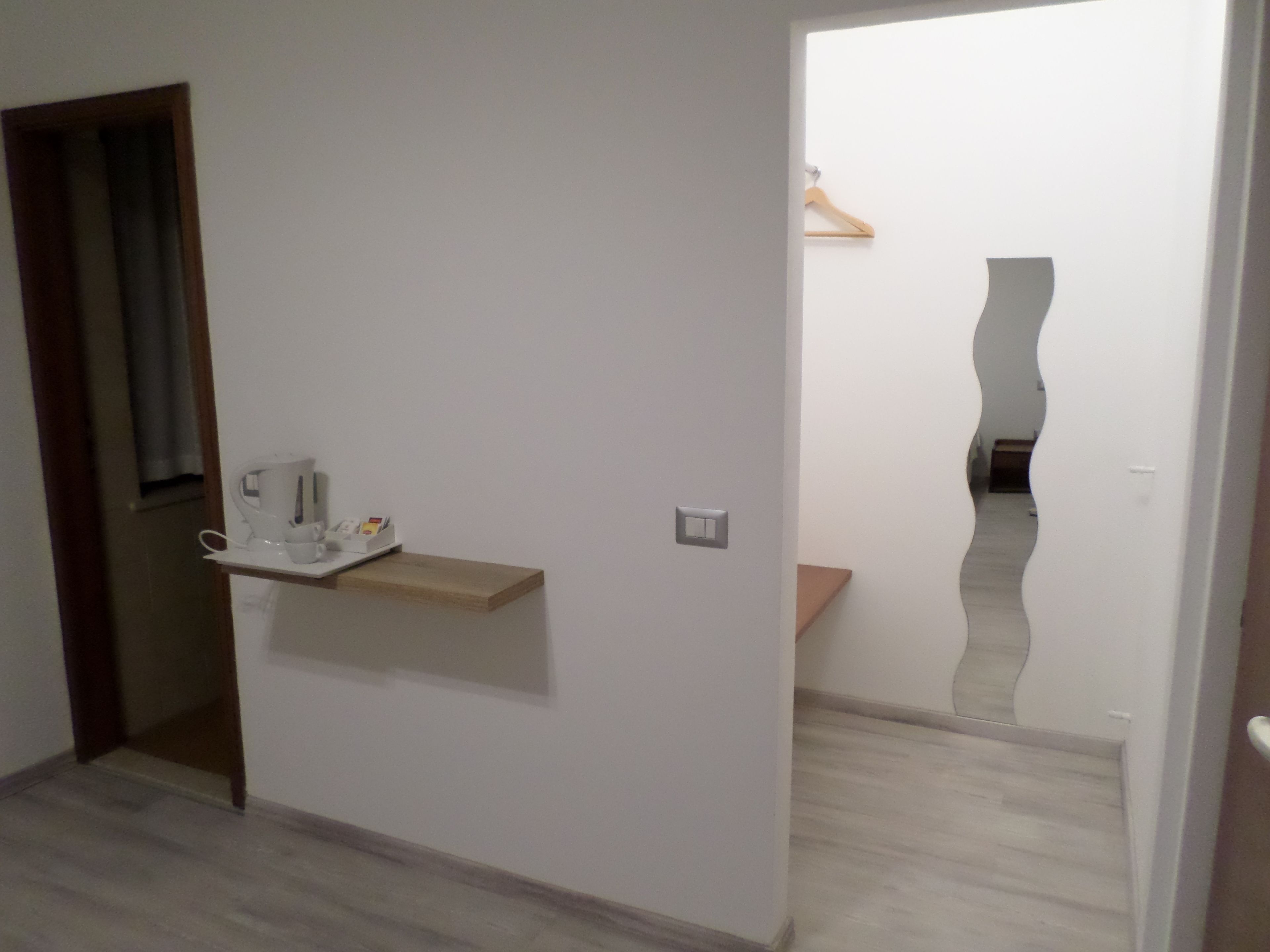 1 bedroom, bed sheets