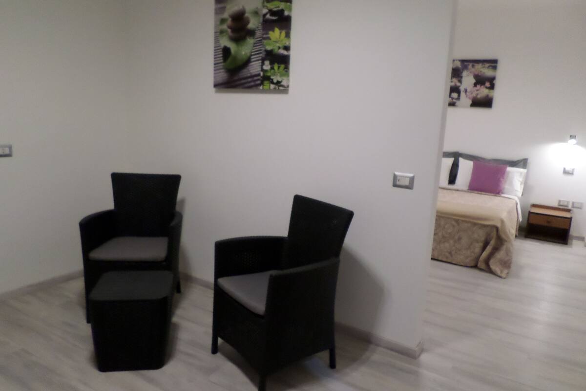 family suite, balcony, lake view | living area