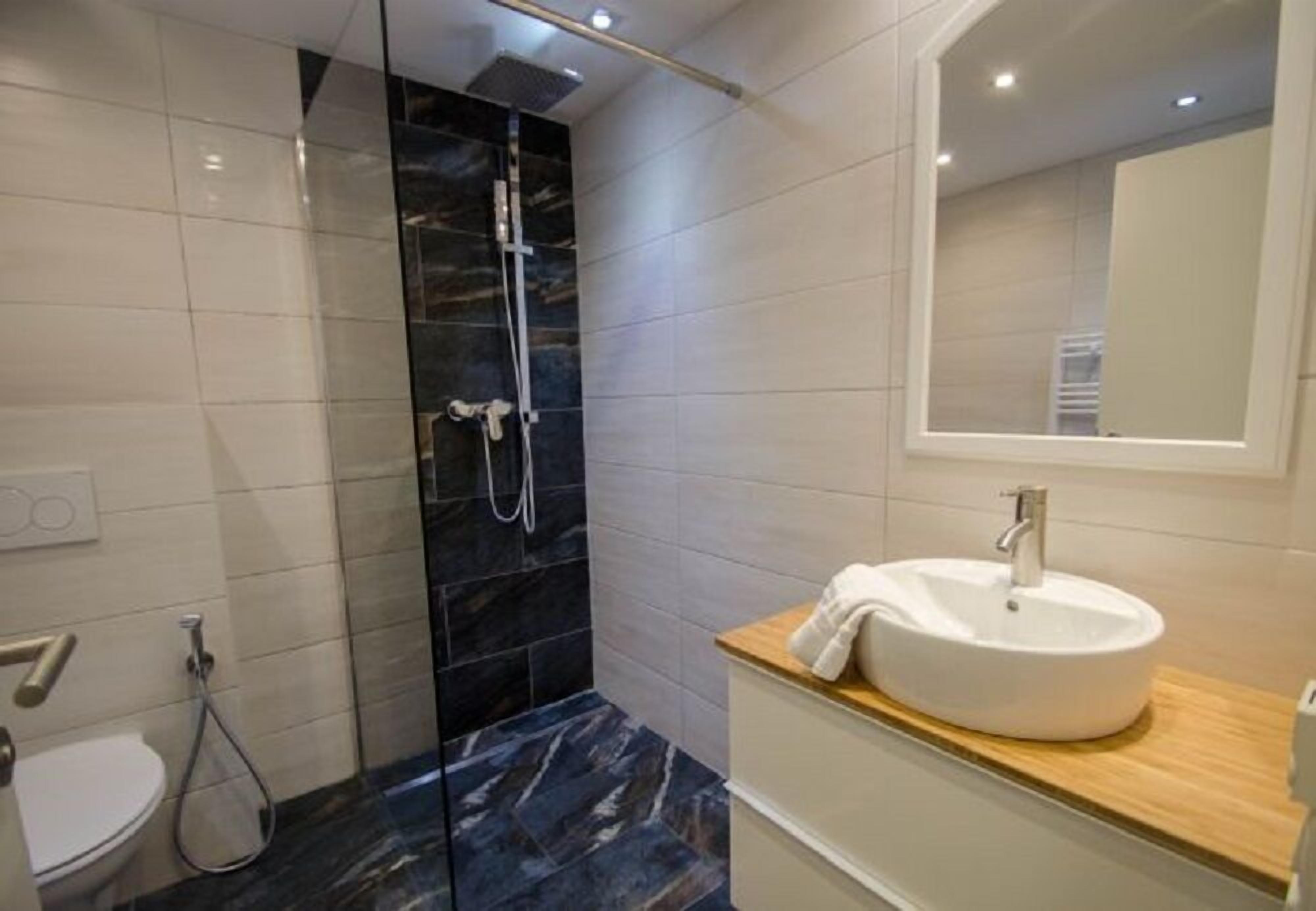 Apartment, Bergblick | Badezimmer | Dusche, Haartrockner, Handtücher