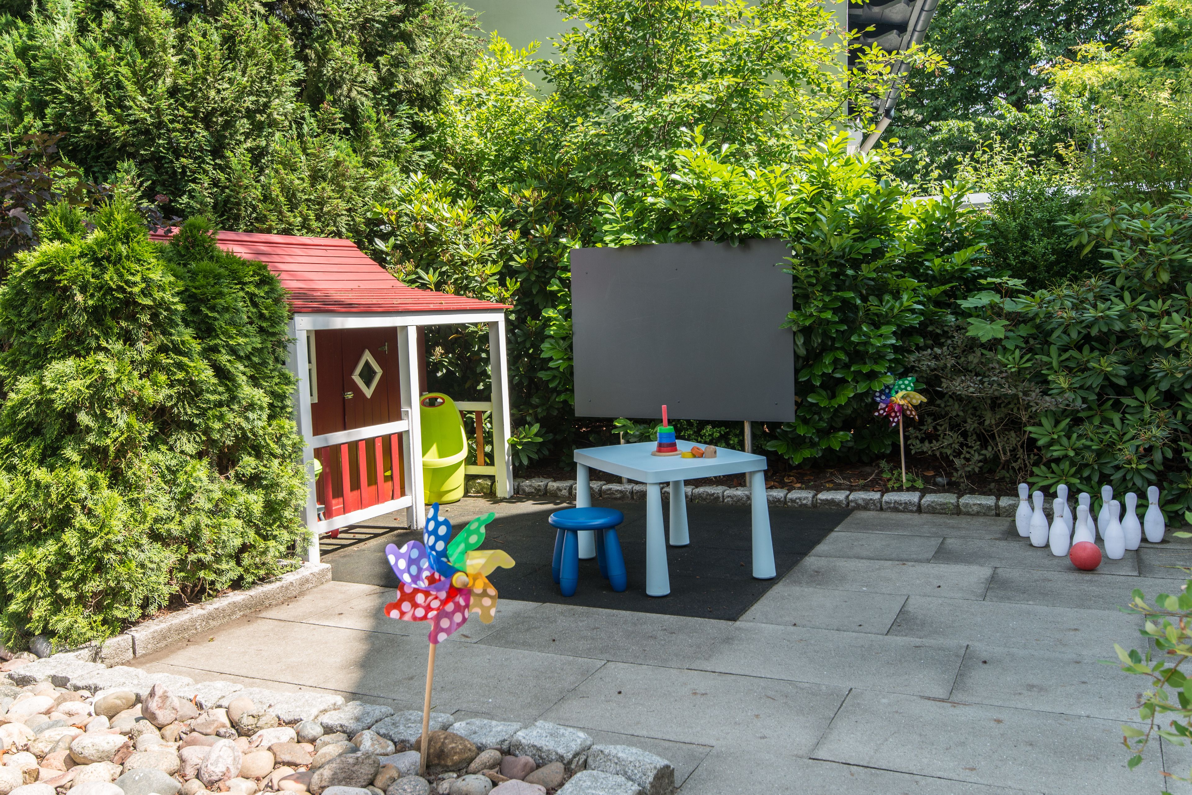 children’s play area – outdoor