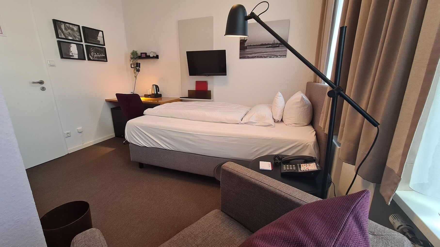 single room, 1 single bed | 1 bedroom, hypo-allergenic bedding, down duvets, in-room safe