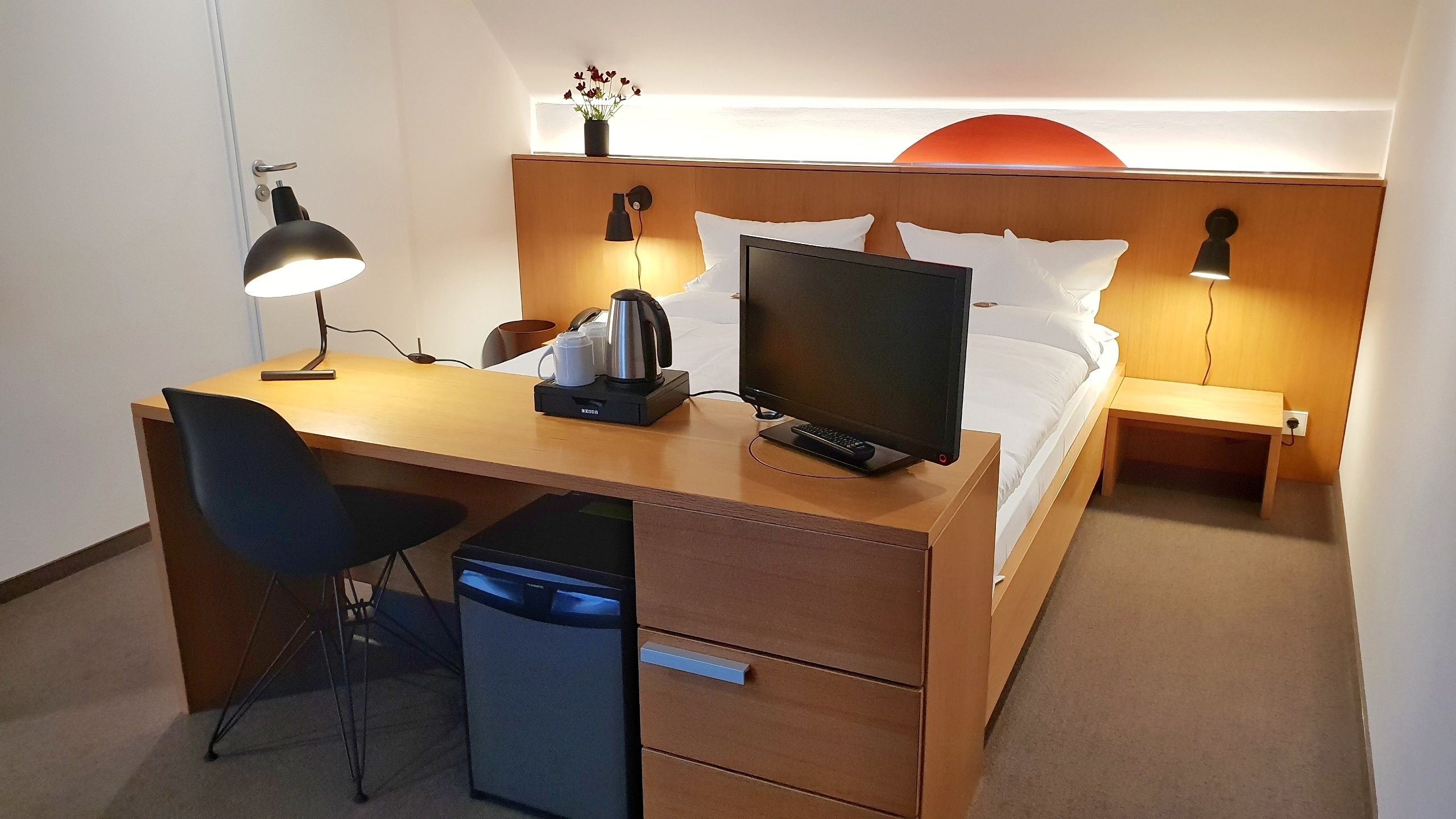 1 bedroom, hypo-allergenic bedding, down duvets, in-room safe