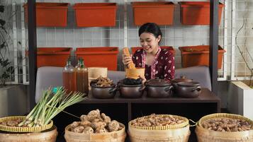 Desayuno buffet (IDR 100000 por persona)