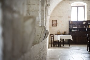Food court - Masseria Gravelle (Conversano)
