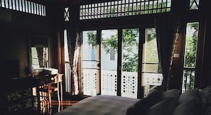3-Bedroom House  | 3 Schlafzimmer, hochwertige Bettwaren, Schreibtisch