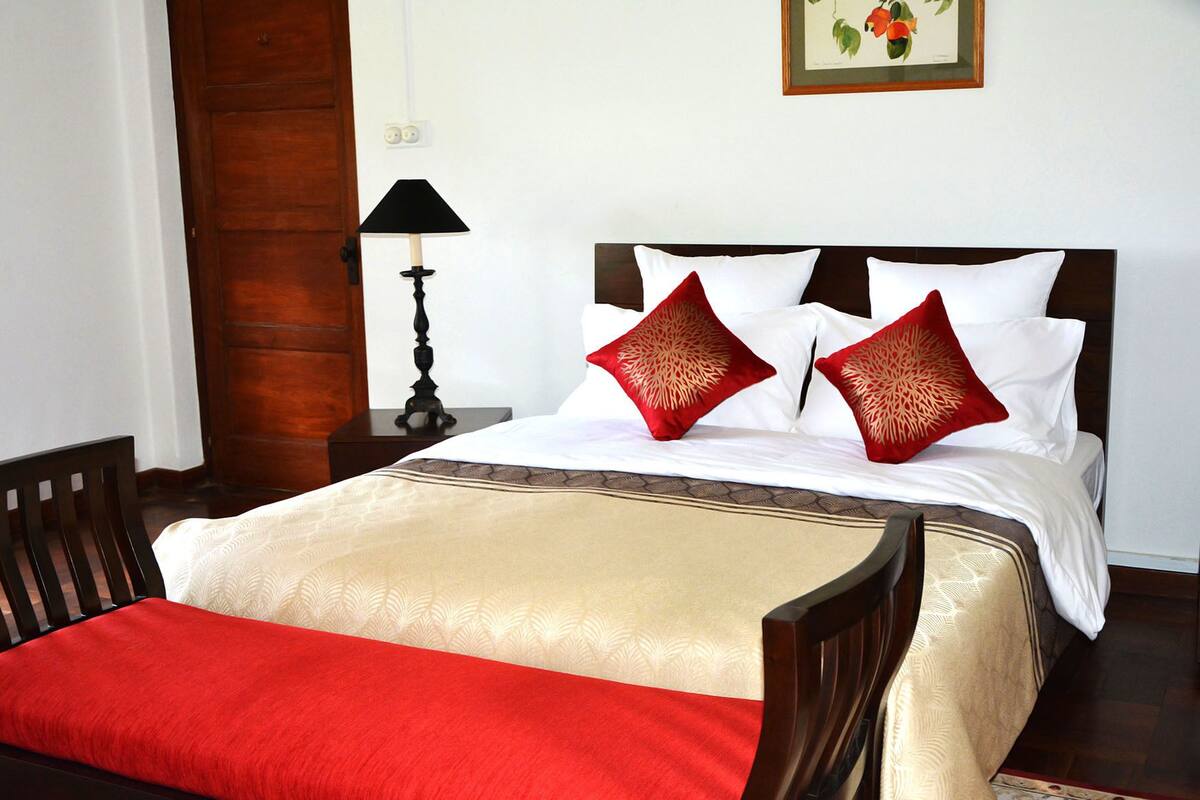 Alfred Baurs Suite | 1 bedroom, premium bedding, in-room safe, desk