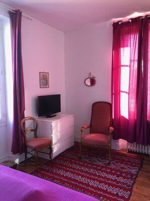 6 Schlafzimmer, Bügeleisen/Bügelbrett, kostenloses WLAN, Bettwäsche
