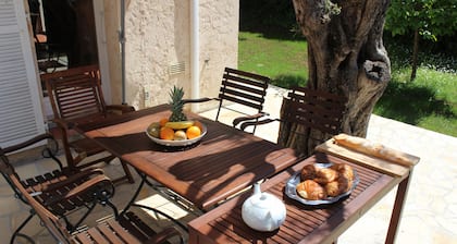 Charmante maisonnette Ă Antibes