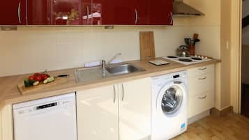 Réfrigérateur, micro-ondes, four, lave-vaisselle