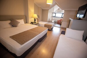 ファミリー ルーム | ミニバー、セーフティボックス (室内)、デスク、防音設備