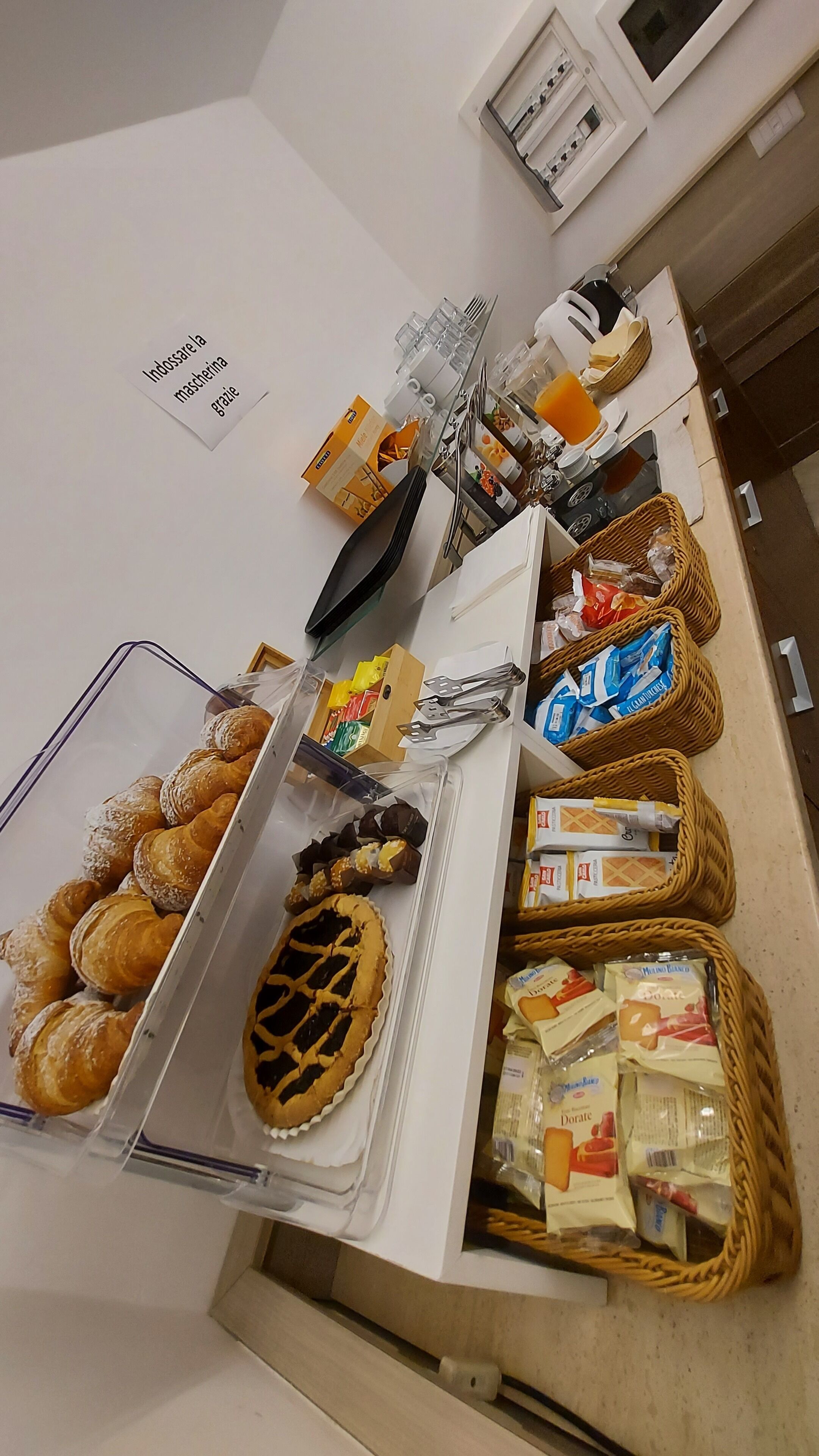 Frukostbuffé varje dag (EUR 9.00 per person)