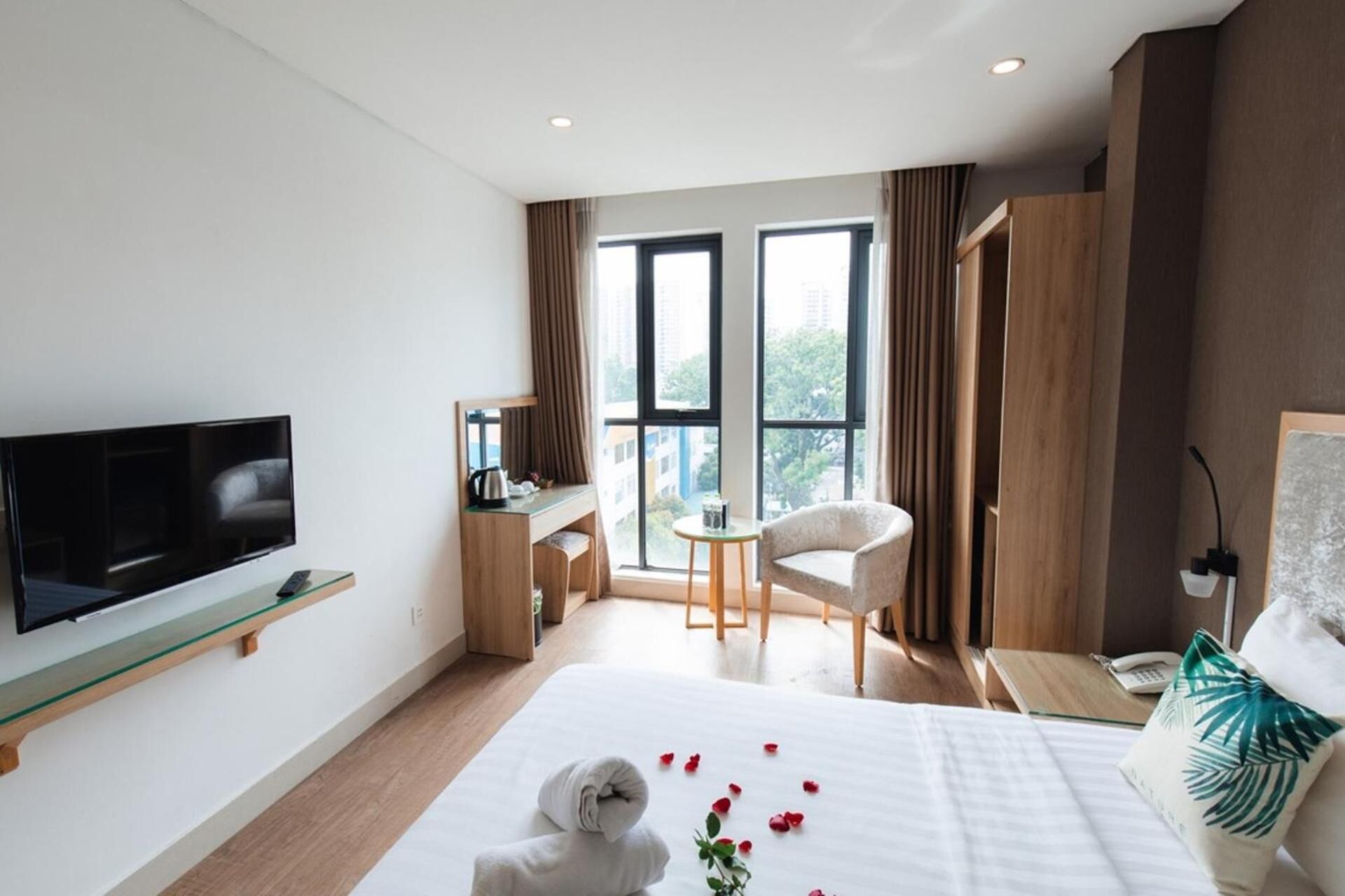 1 bedroom, minibar, in-room safe, desk