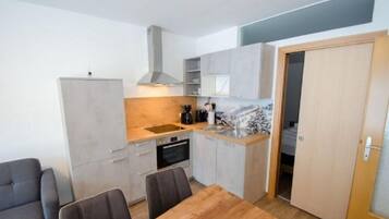 Apartment, 2 Bedrooms, Mountain View | In-room dining