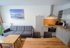 Apartment, 2 Bedrooms, Mountain View | Living area | Flat-screen TV