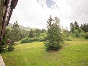 Property grounds - Charming renovated 3BR apt, balcony, 6 ppl, Valmorel (Valmorel)