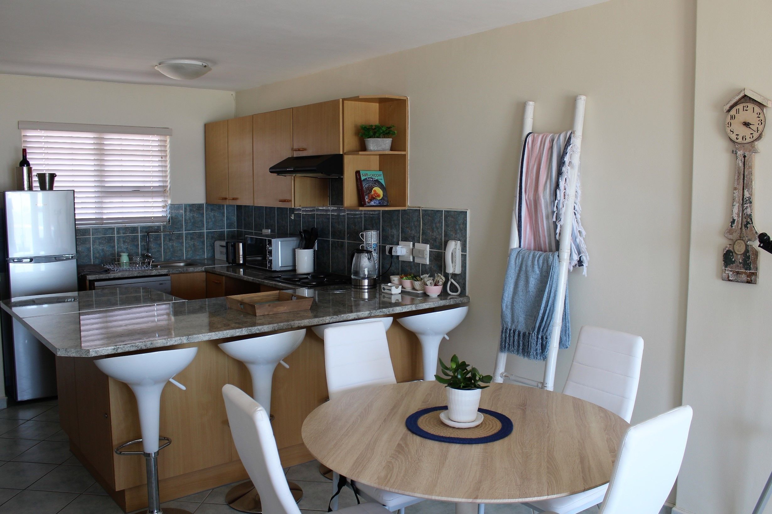 Departamento Premium, 2 habitaciones, vista al océano, frente al mar | Cocineta privada | Refrigerador, microondas, horno y parrilla de estufa 