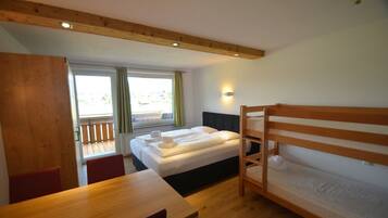 Estudio Deluxe (Top 12) | 1 habitación, tabla de planchar con plancha, cunas y wifi gratis