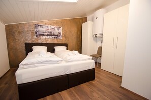 펜트하우스, 침실 2개, 산 전망 (incl. 95€ + 12€ pp service fee) | 2 개의 침실, 책상, 다리미/다리미판, 유아용 침대