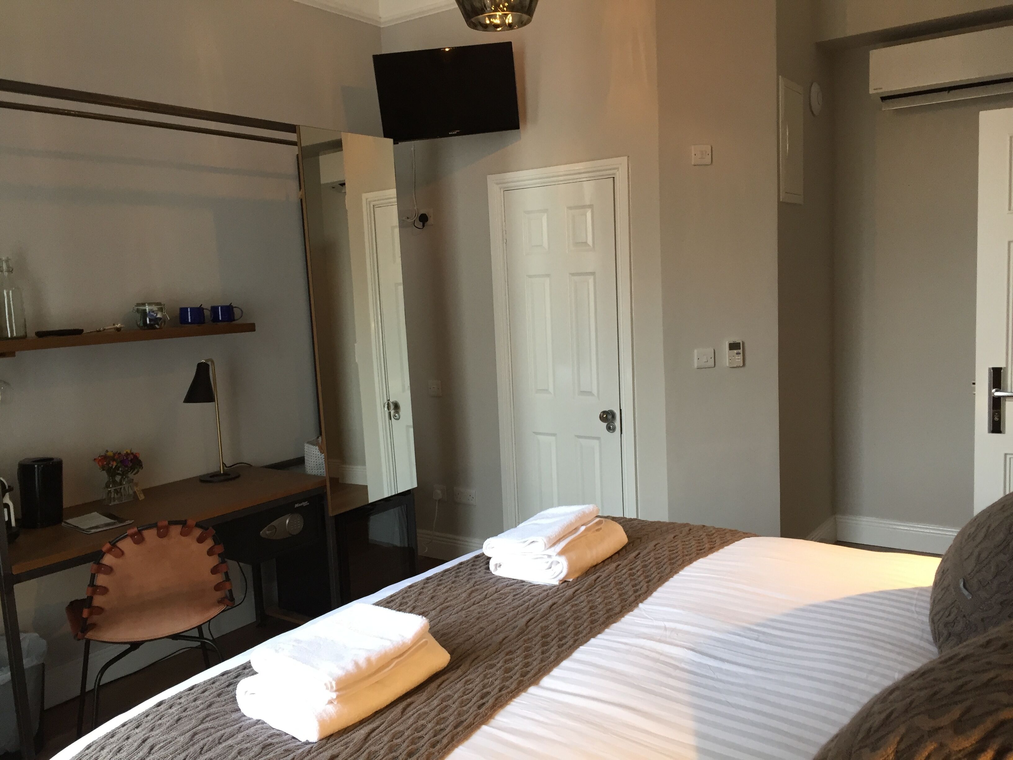 Photo - Pembroke Hall