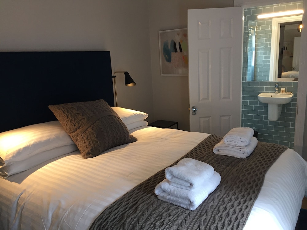 Pembroke Hall by null