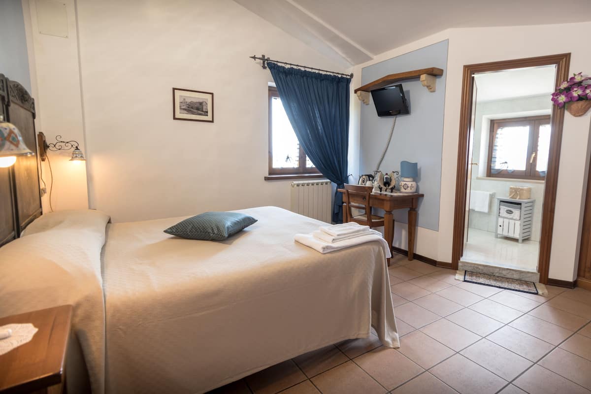 Tripla Business, vista giardino | 1 camera, biancheria da letto ipoallergenica, con stile personalizzato