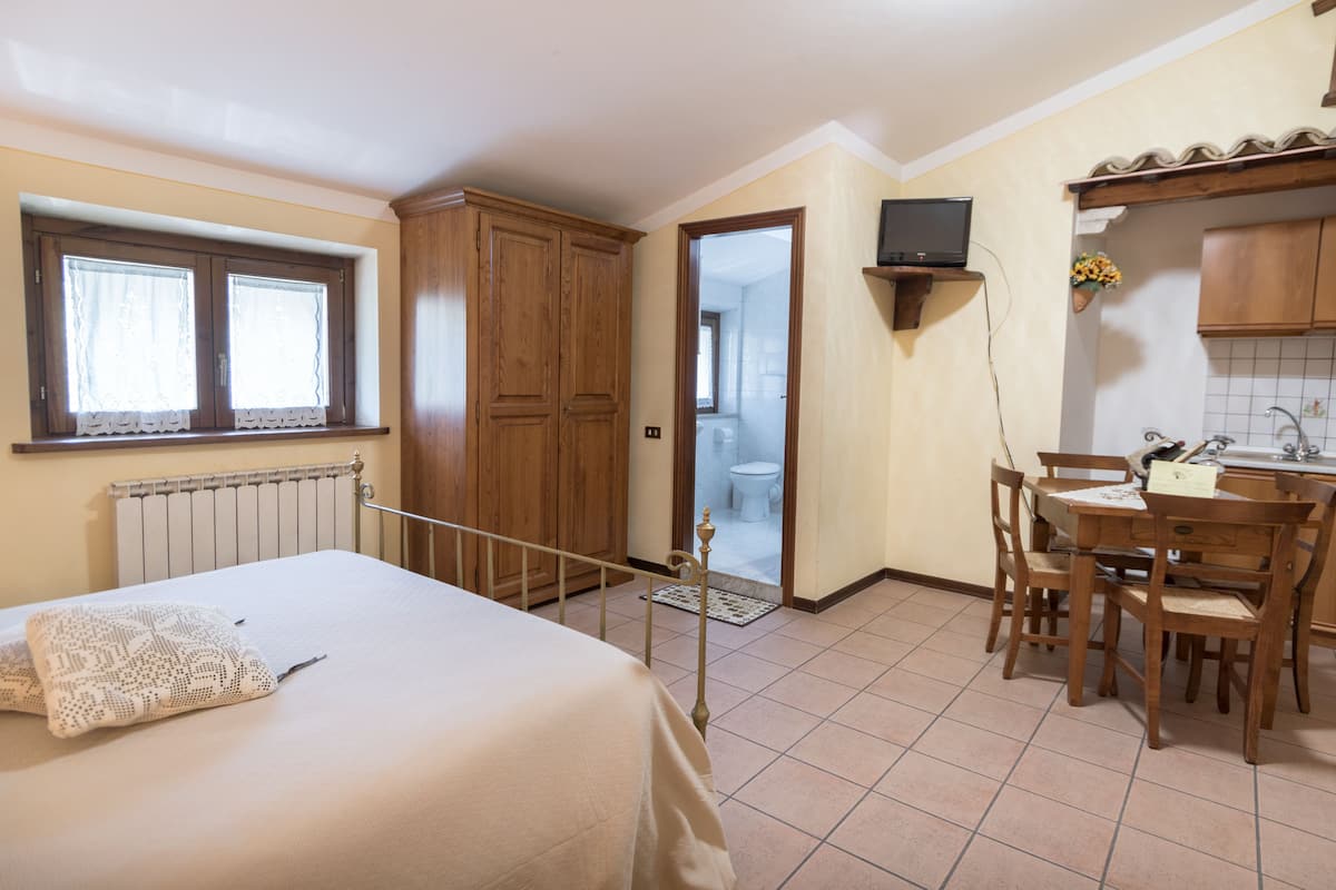 Quadrupla Elite, vista giardino | 1 camera, biancheria da letto ipoallergenica, con stile personalizzato