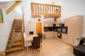 Appartement (3-Room-Maisonette) | Aire de séjour | Téléviseur à écran plat, lecteur de DVD