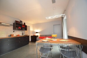 Appartement (TOP 4 incl. 60€ + 12€ pp service fee) | Coin cuisine privé