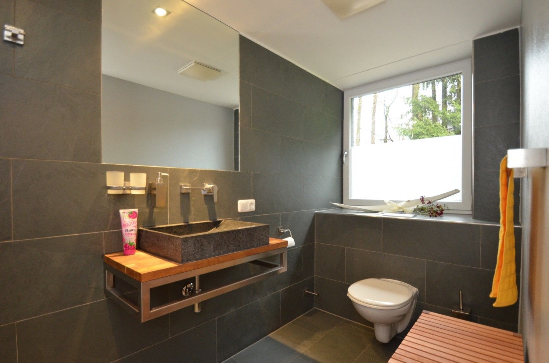 Apartment TOP 1 (inkl. 80 € Endreinigung + 15 € pp Wäschegebühr) | Badezimmer | Dusche, Haartrockner, Handtücher