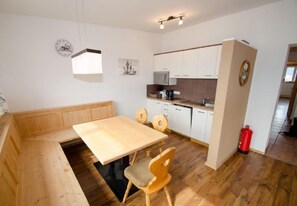 Apartment, 2 Bedrooms, Mountain View | In-room dining - Appartement ANBLICK (Zell am See)