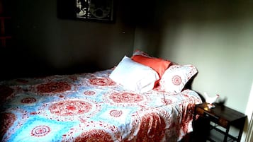 2 bedrooms, desk, iron/ironing board, free WiFi