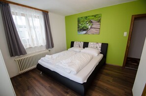 House, Multiple Bedrooms, Mountain View (incl. 250€ + 12€ pp service fee)