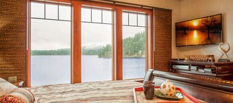 Lakefront Luxury on Deer Lake