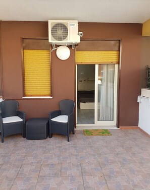 精品双人房, 露台, 庭院景观 | 露台