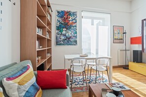 Apartment, 1 Schlafzimmer | Wohnbereich | Fernseher, DVD-Player