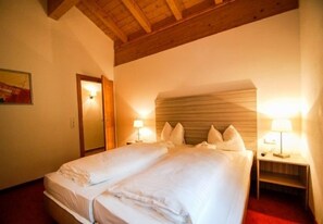 Luxury-Penthouse, 4 Schlafzimmer, Bergblick | 4 Schlafzimmer, Bügeleisen/Bügelbrett, kostenloses WLAN, Bettwäsche