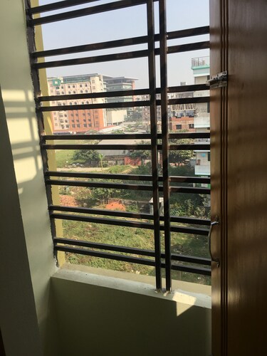 Highly secured apartment at Bashundhara R/A near Gulshan 