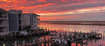 Sunset Bay Villas - 'Sunset in Paradise'  Amazing Water Views & Sunsets