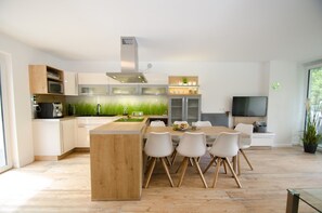 Cobertura, 3 quartos (incl. 150€ + 12€ pp service fee) | Cozinha privada | Geladeira, micro-ondas, fogão, cooktop