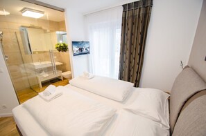 Penthouse, 3 Bedrooms (incl. 150€ + 12€ pp service fee)