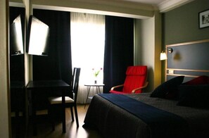 Desk, free cots/infant beds, free WiFi, bed sheets