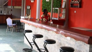 Bar (on property) - Safari Lodge Kunduchi (Dar es Salaam)