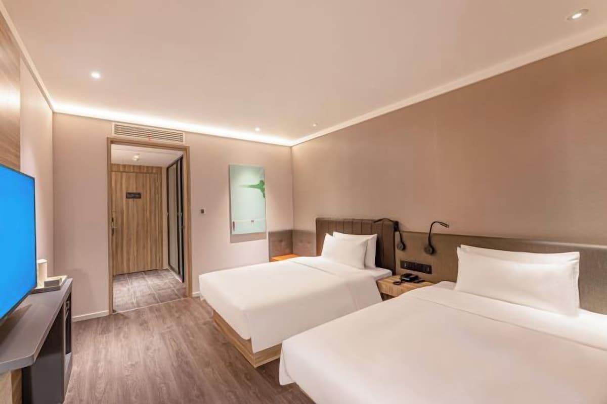 2-bed Room