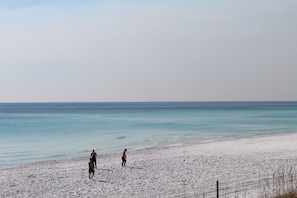 On the beach - Sandpiper BAY SIDE, GREAT Views - Great Family Enjoyment   (Fort Walton Beach)